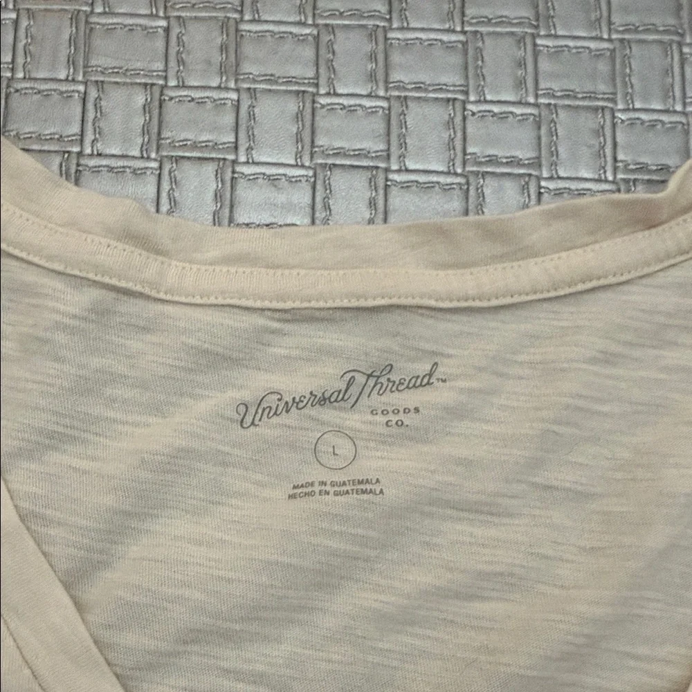 Universal Thread Cream Slub Cotton V-Neck Tee Women’s L - Picture 2 of 5